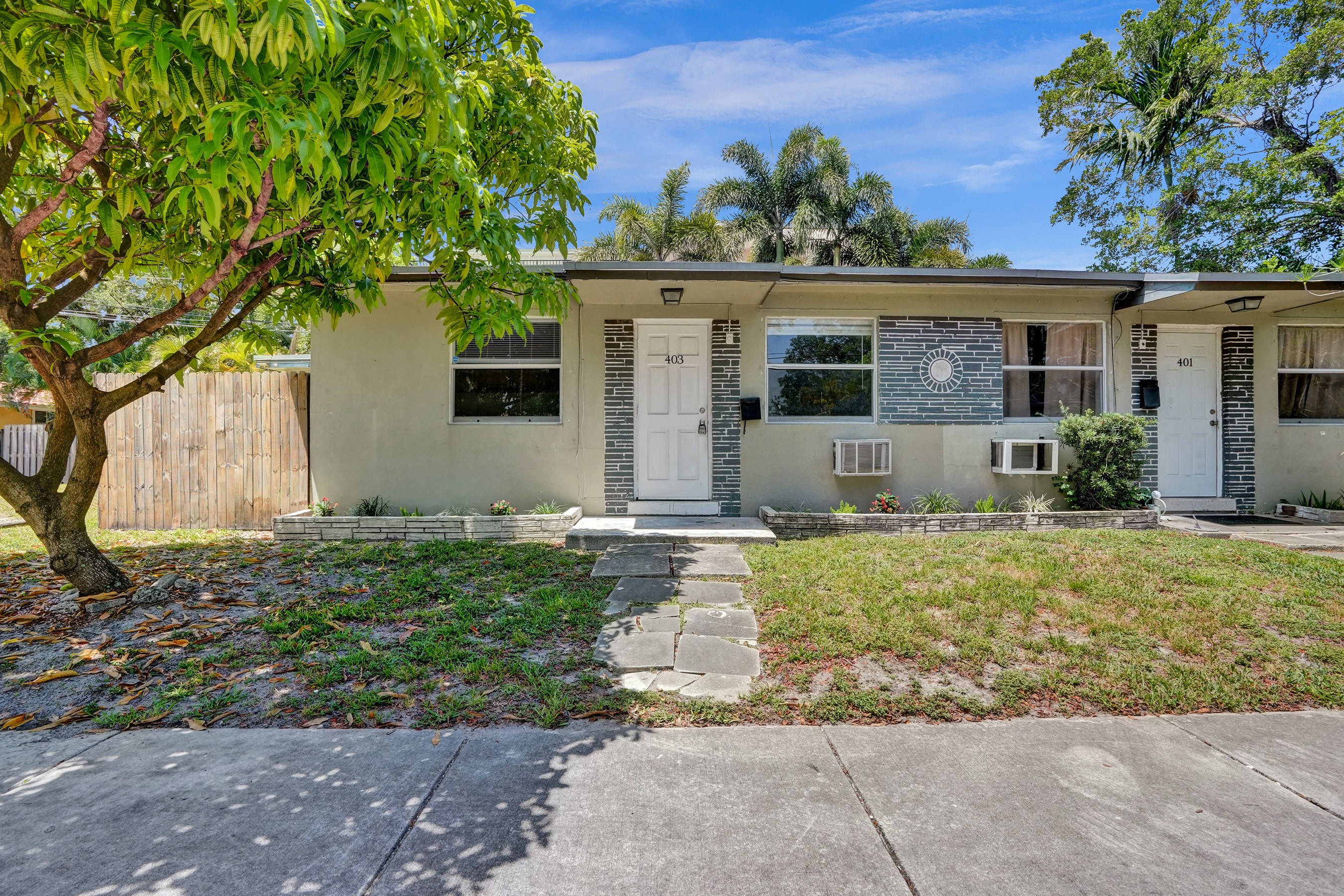 401 Southwest 11th Court - 403
