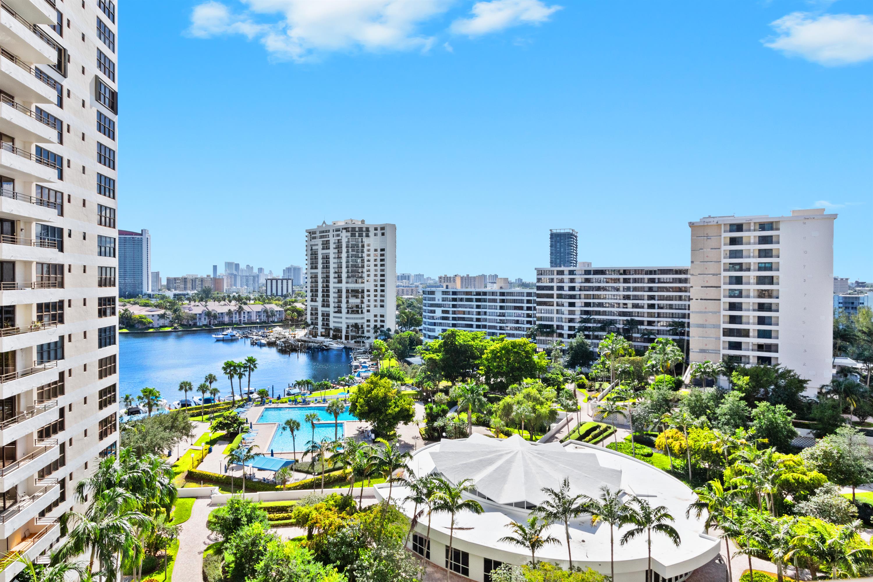 2500 Parkview Drive - 1216